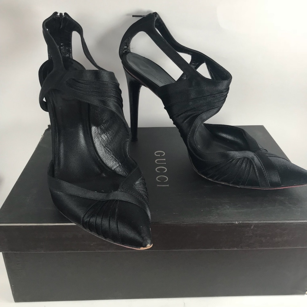 Gucci Sexy black satin high heel sz 7 1/2